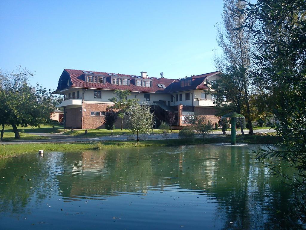 Grante Motel Esztergom Exterior foto
